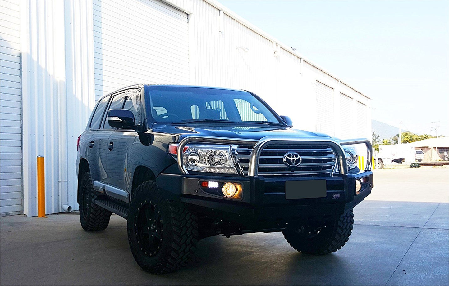 Dobinsons 4x4 Stainless Loop Deluxe Bullbar for Toyota Land Cruiser 200 Series 2008 to 2015 Only(BU59-3688)