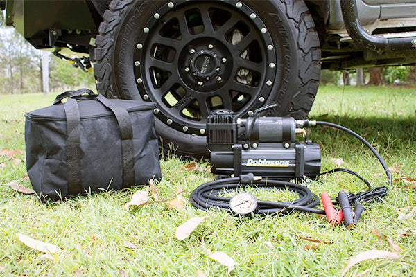DOBINSONS 4×4 Zenith Portable 12V HIGH Output AIR Compressor KIT with Bag, Hose and Gauge(AC80-3846)
