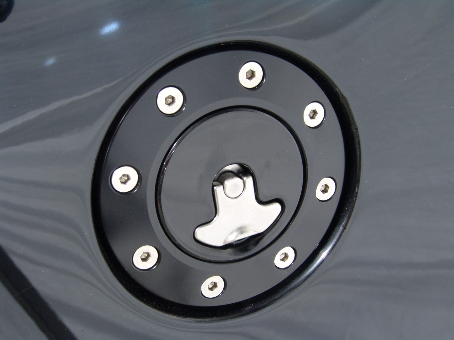 Billet Aluminum Gas Cap  Universal Fit  Locking  Anodized Black.