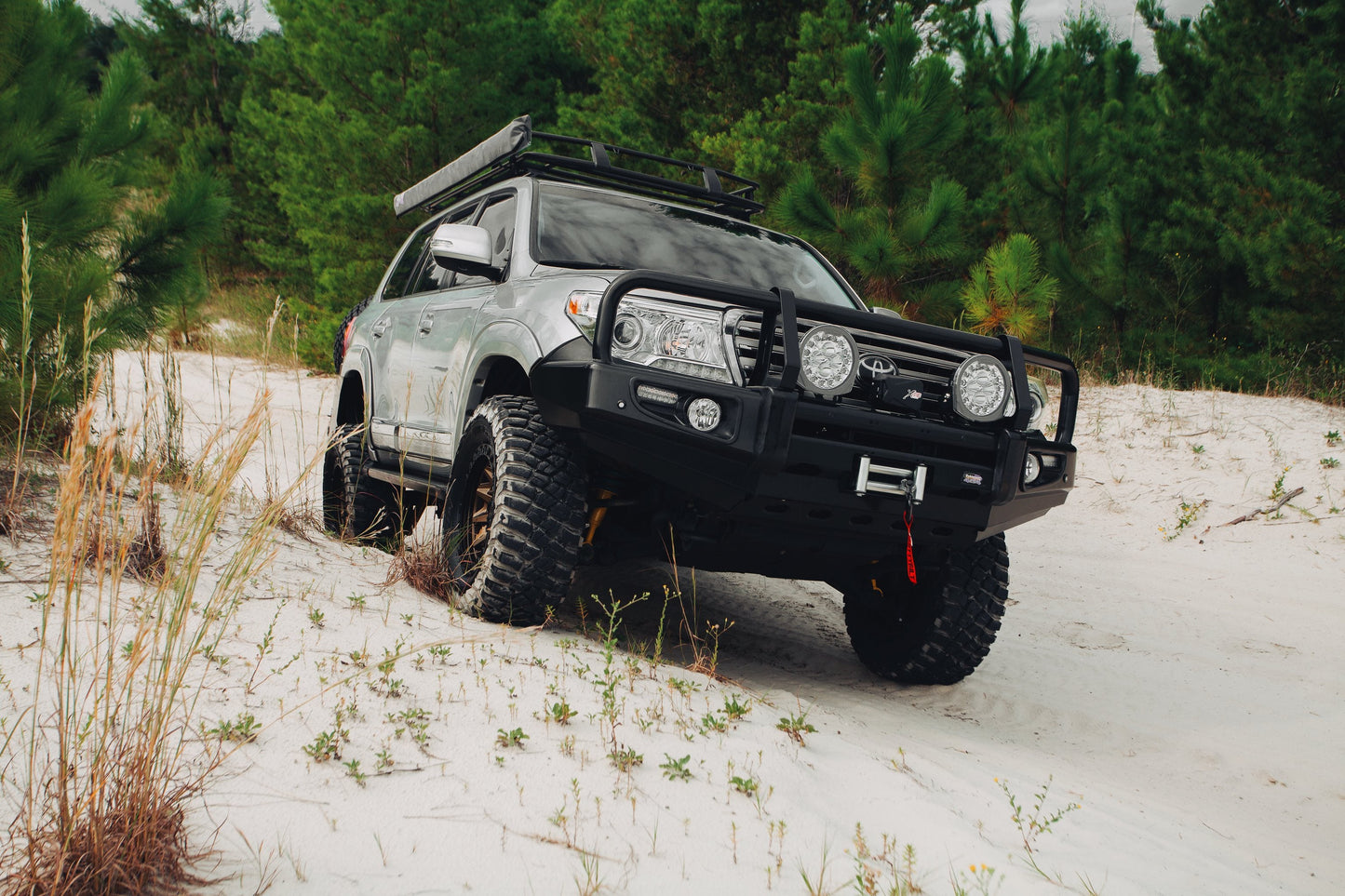 Dobinsons 4x4 Classic Black Deluxe Bullbar for Toyota Land Cruiser 200 Series 2008 to 2015(BU59-3696)